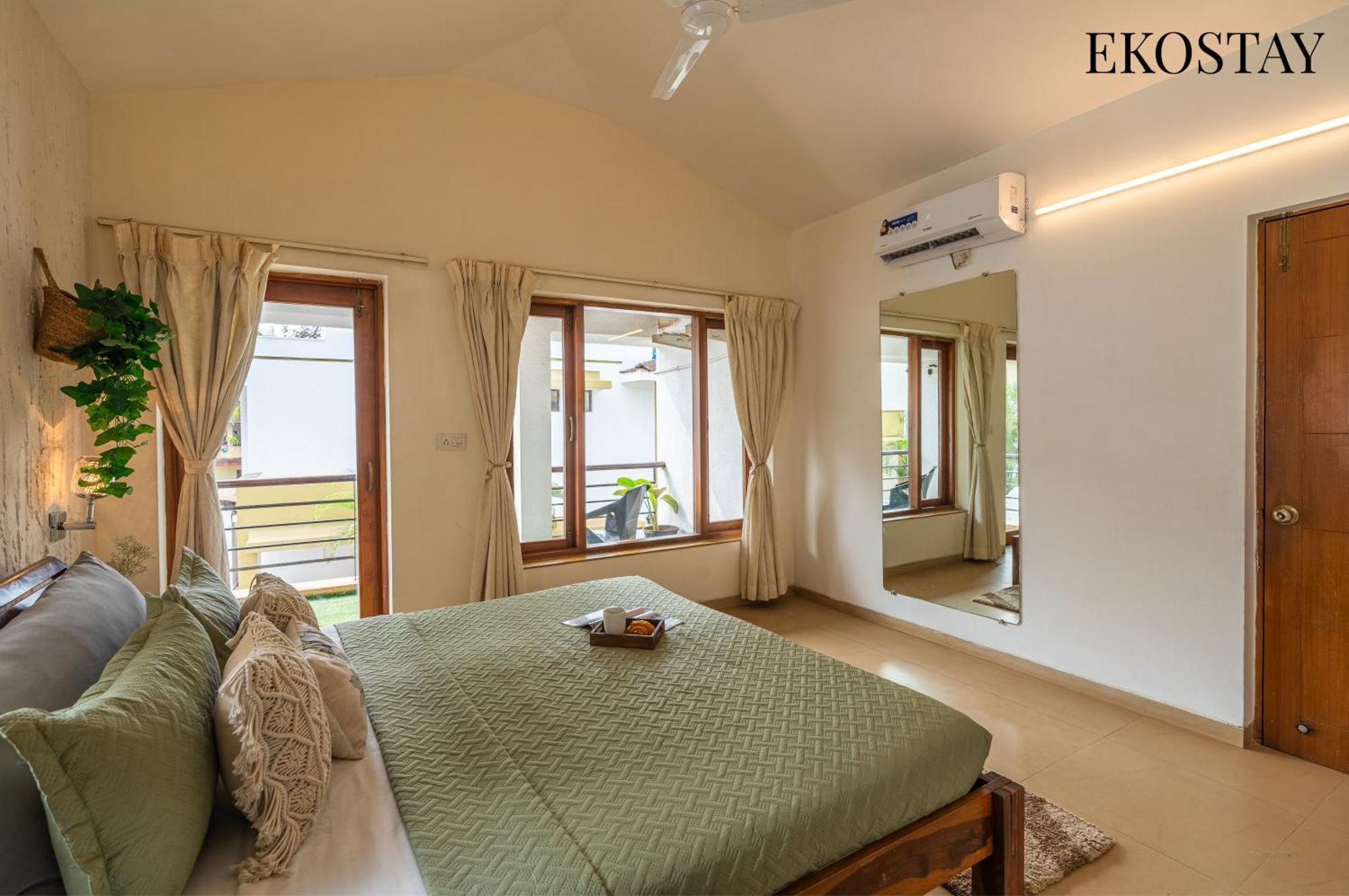 Eko Stay - Solace Villa I Charming Villa Close To Candolim Beach ภายนอก รูปภาพ